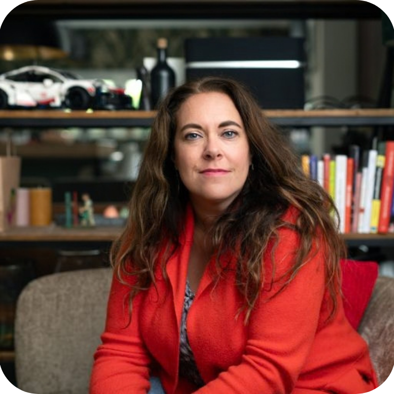 Vrouw op bank