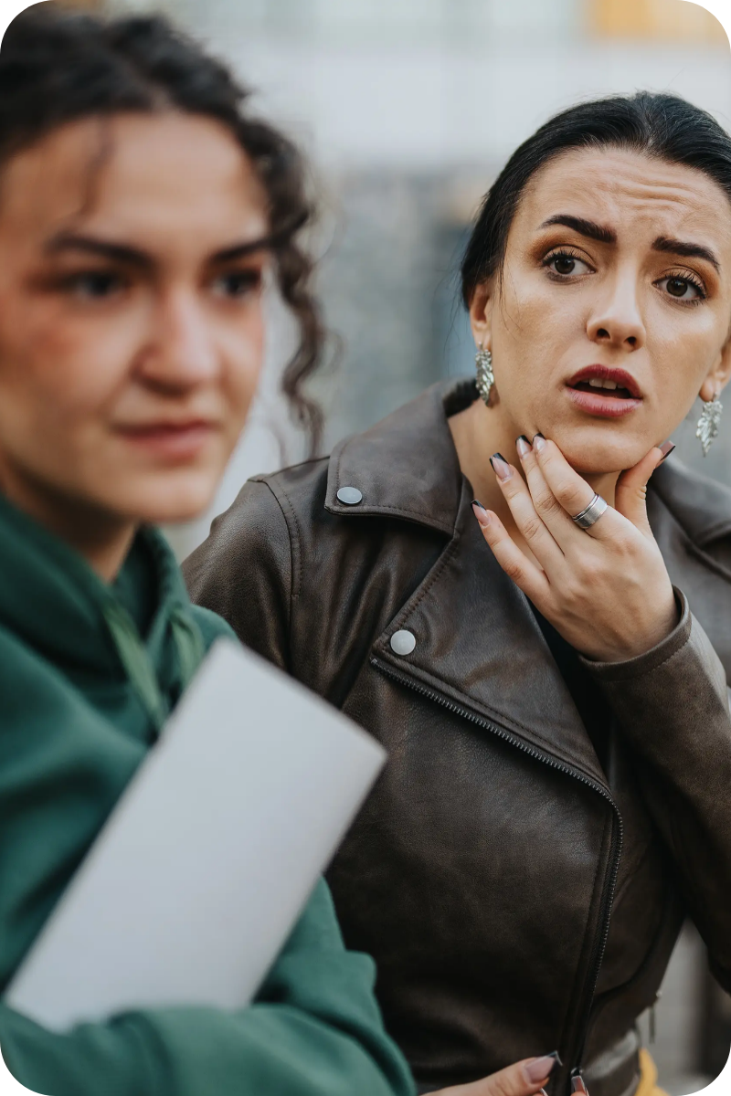 Twee vrouwen in gesprek